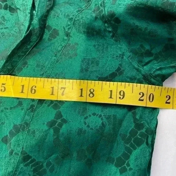 Gucci Emerald Green Silk Jacquard Blouse Size Medium GG Logo Print Ruffle Blouse - Picture 5 of 8
